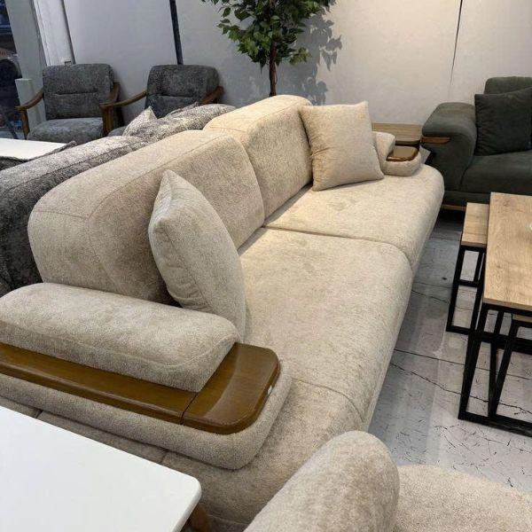 Mẫu sofa văng HHL 211 mang phong cách tinh tế, dễ dàng phối hợp với nhiều kiểu nội thất.